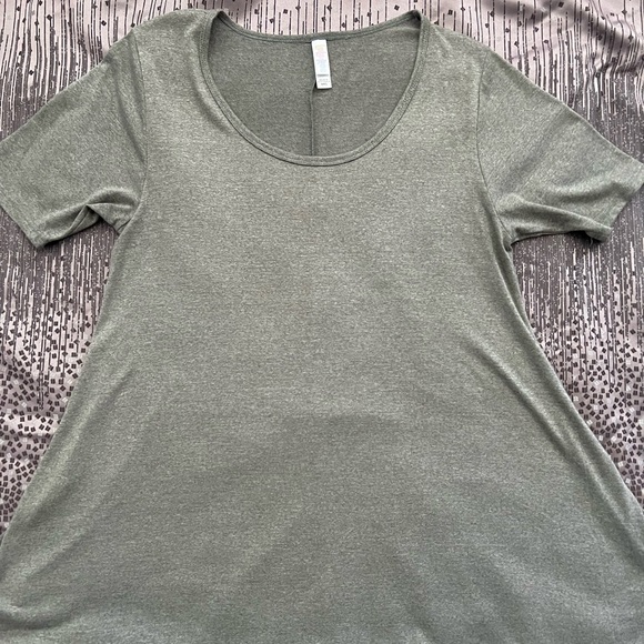 ⭐️FIVE⭐️LuLaRoe XXS Perfect Tees!!! Selling as a lot. Three NWT, two EUC - Picture 6 of 6